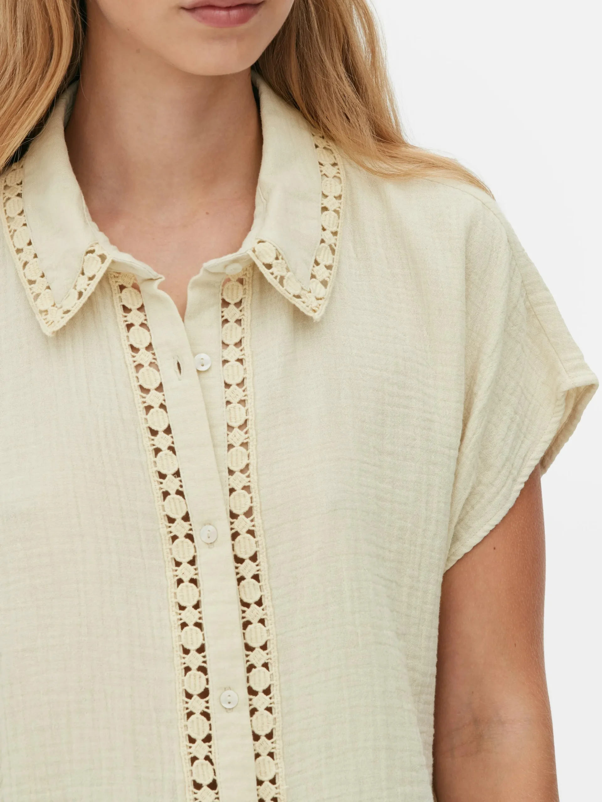 Blusa Manga Curta Rebordo Croché