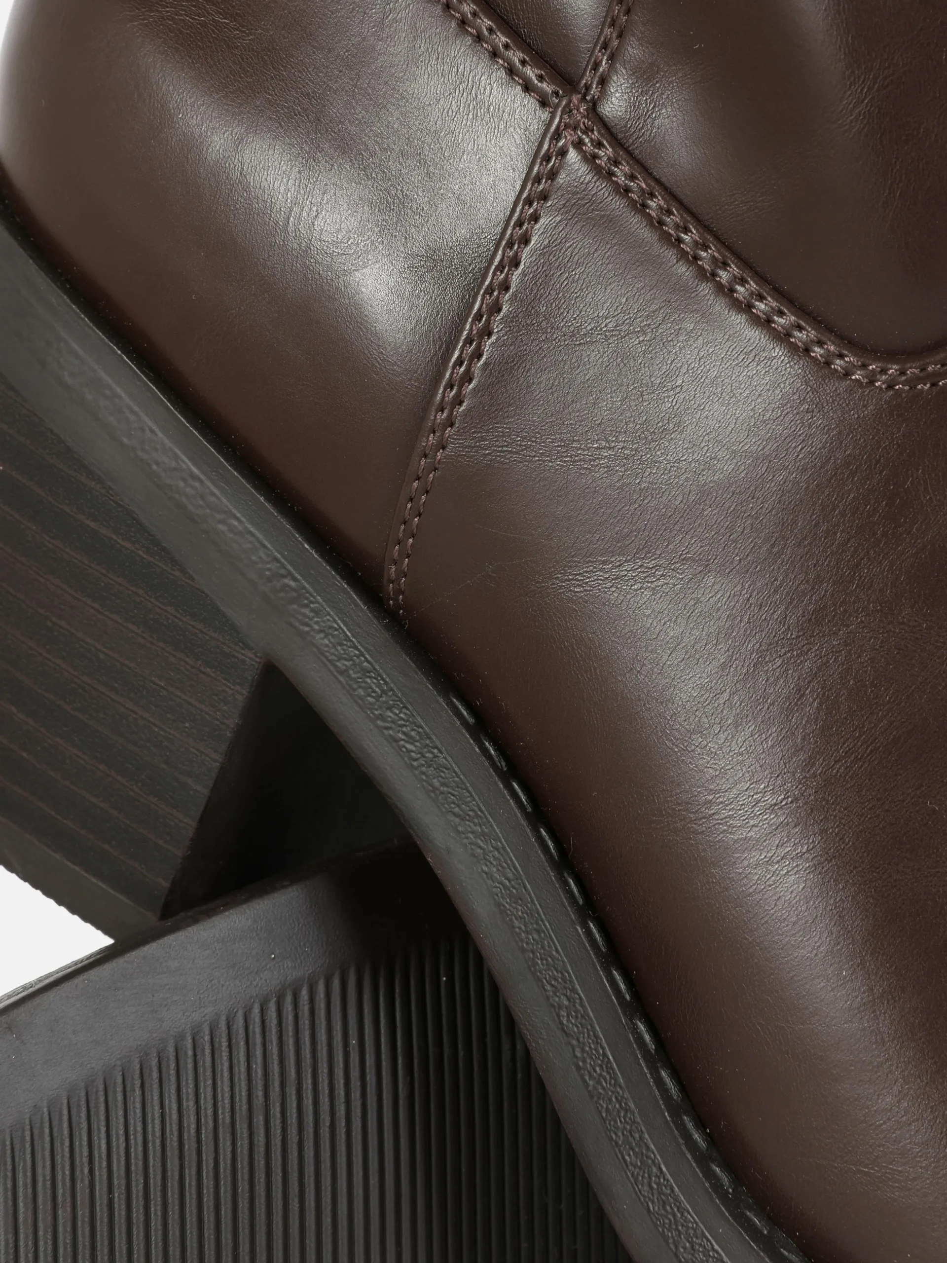 Botas Tacão Grosso S/ Atacadores Rita Ora