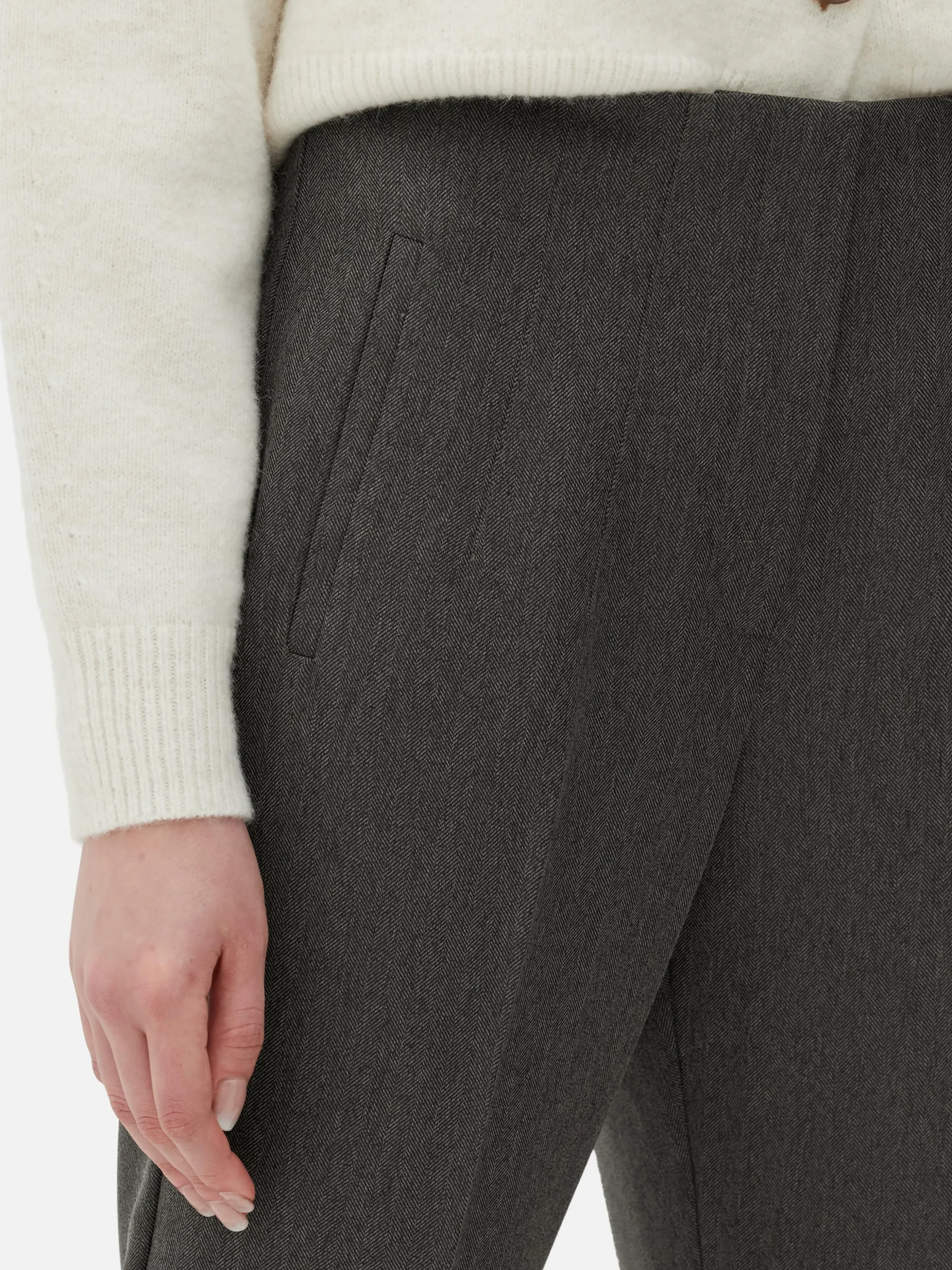 Calças Cintura Subida Emblema Stitch