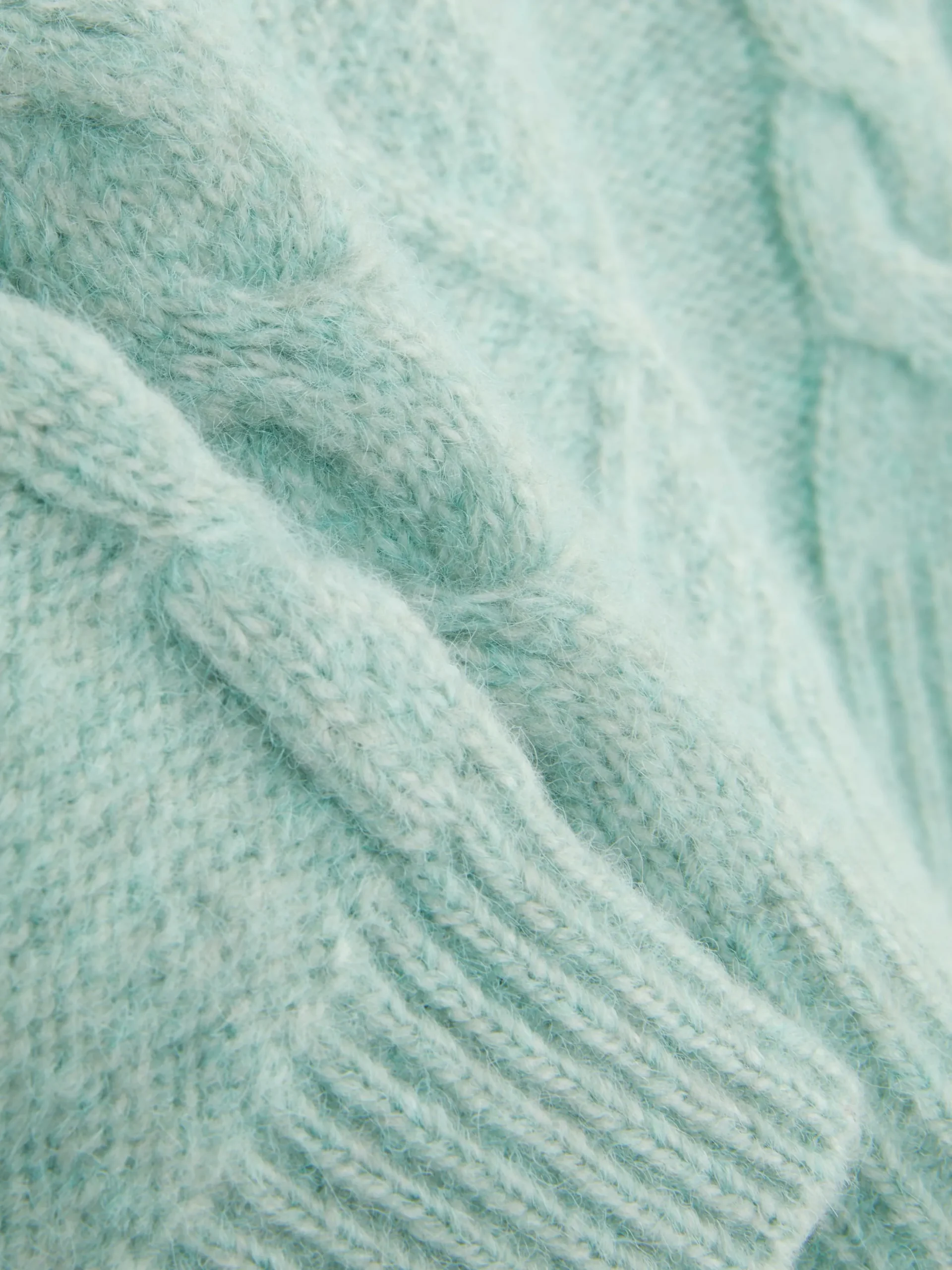 Camisola Capuz Malha Entrançada