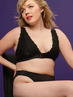 Sutiã Bralette Decotada Fecho Adaptável