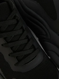 Ténis Grossos Com Painéis