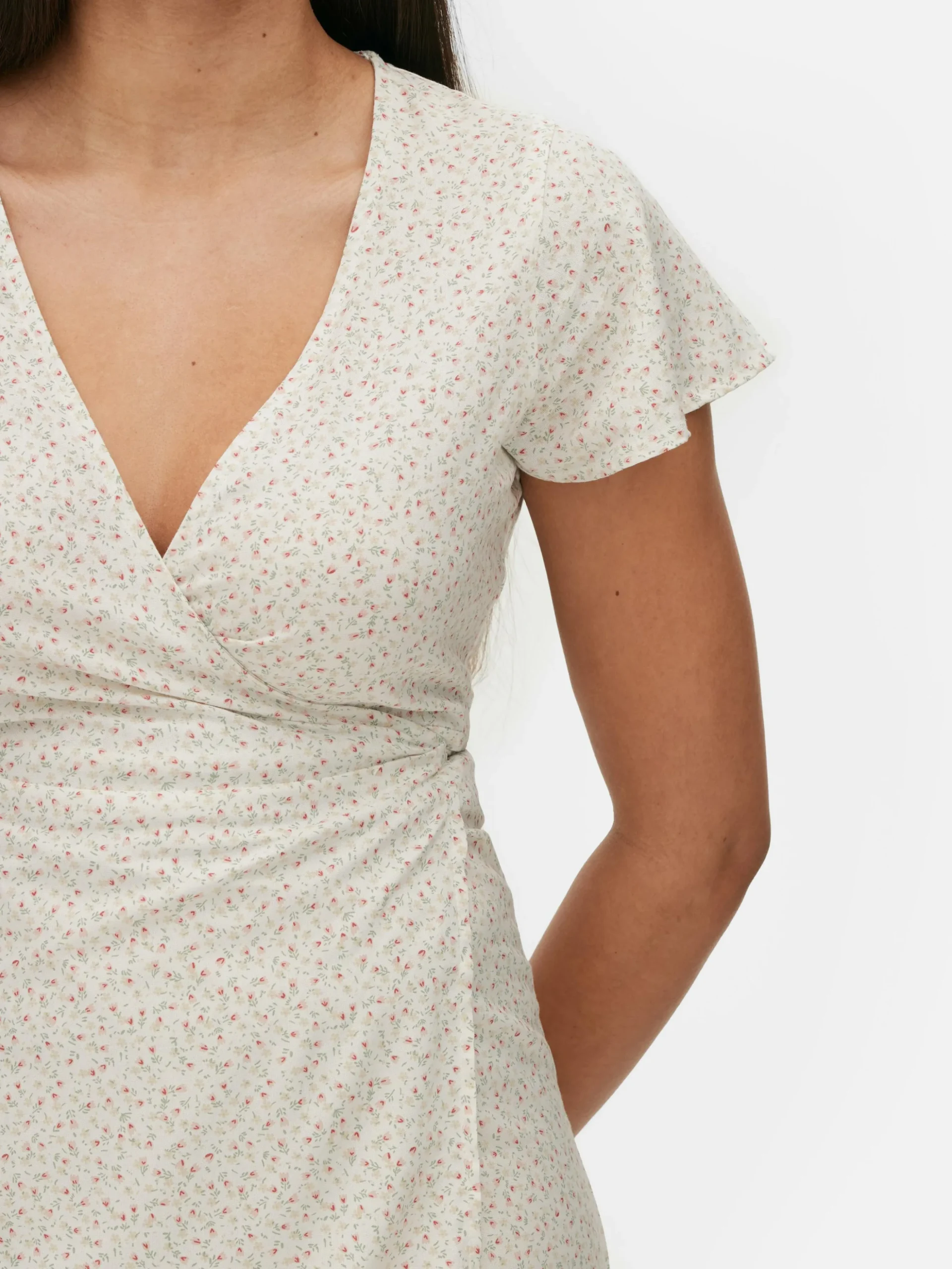 Vestido Mini Traçado Manga Capa